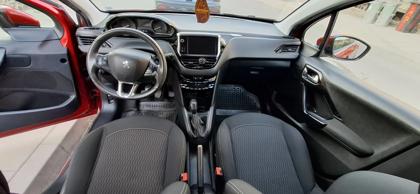 Peugeot 208 1.2, снимка 6 - Автомобили и джипове - 55648038