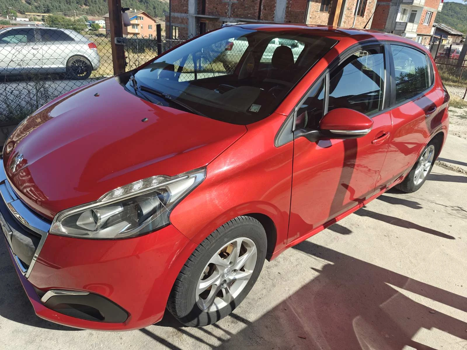 Peugeot 208 1.2, снимка 3 - Автомобили и джипове - 55648038