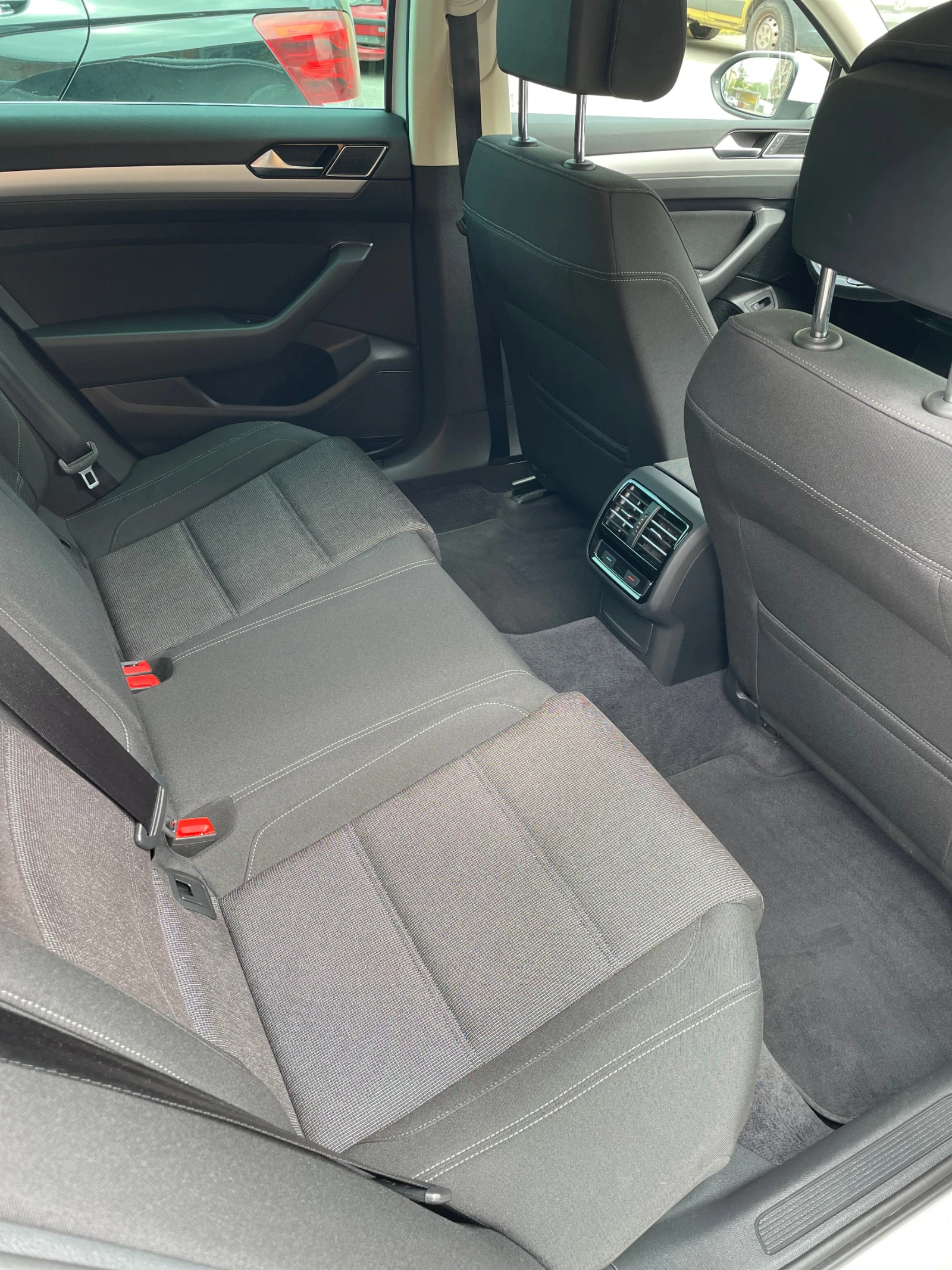 VW Passat, снимка 12 - Автомобили и джипове - 55958759