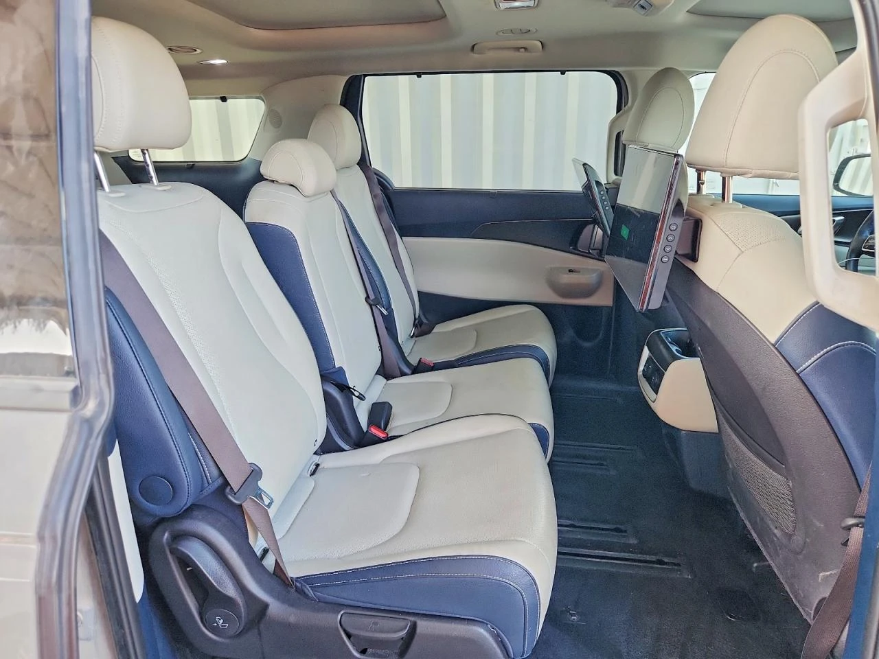 Kia Carnival 3.5l Sx Prestige, снимка 11 - Автомобили и джипове - 56041213