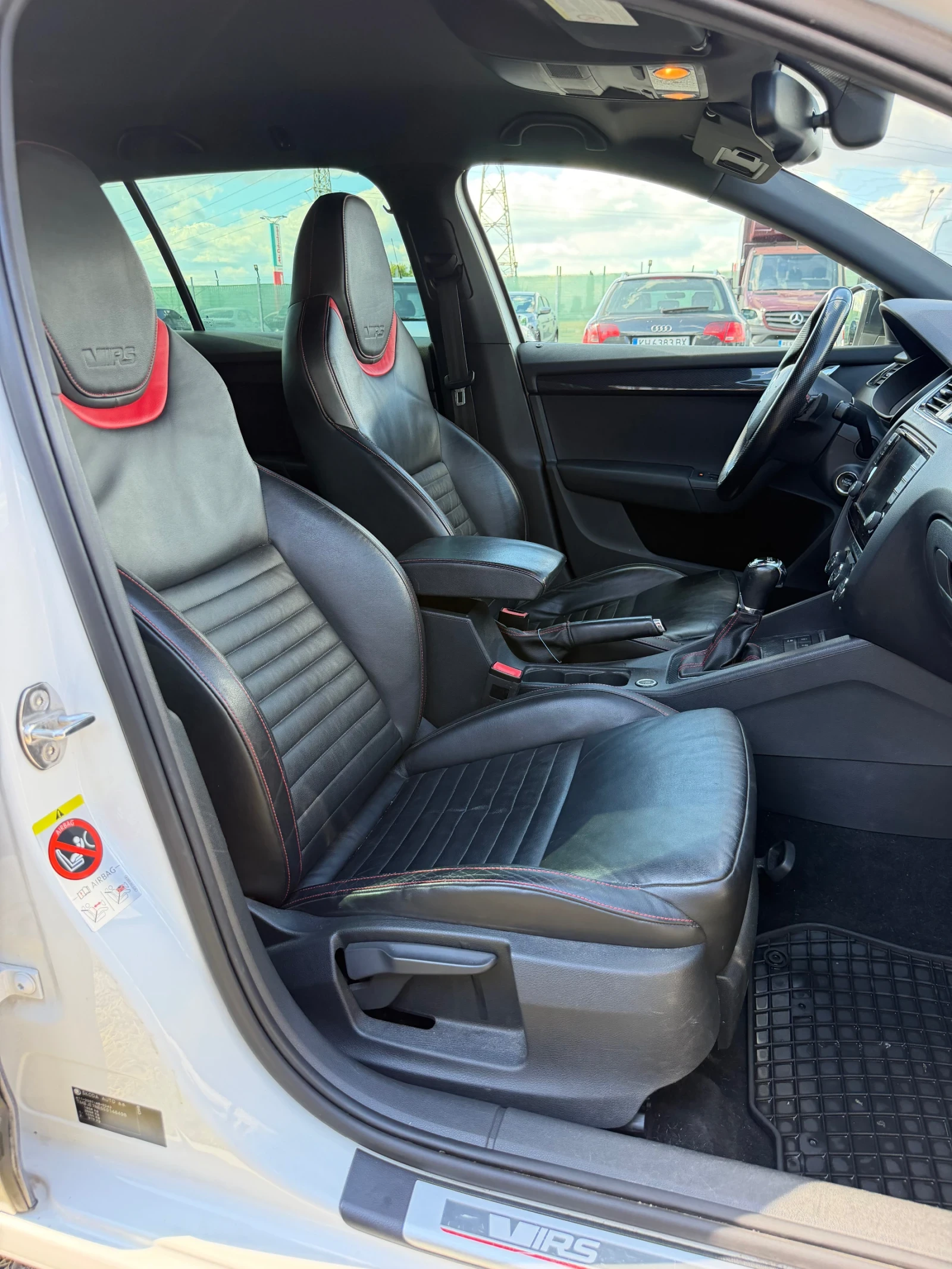 Skoda Octavia VRS/Challenge/2.0TSi/Keyless, снимка 7 - Автомобили и джипове - 56248997
