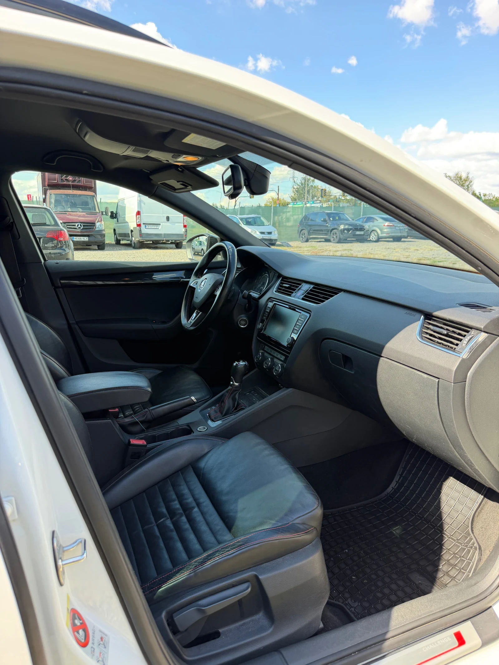 Skoda Octavia VRS/Challenge/2.0TSi/Keyless, снимка 6 - Автомобили и джипове - 56248997