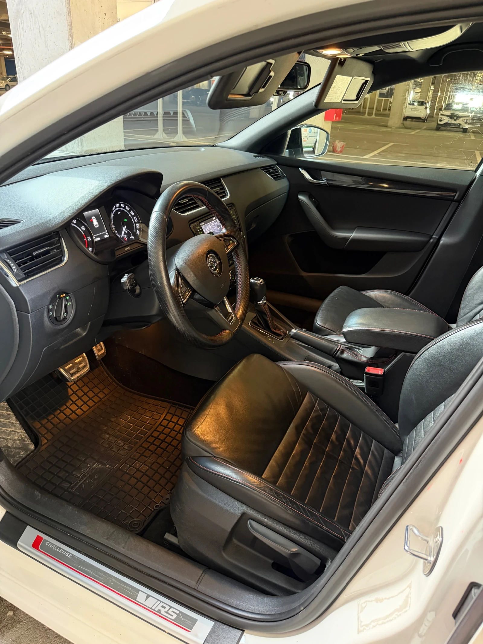 Skoda Octavia Challenge/2.0TSi/Keyless, снимка 5 - Автомобили и джипове - 56248997
