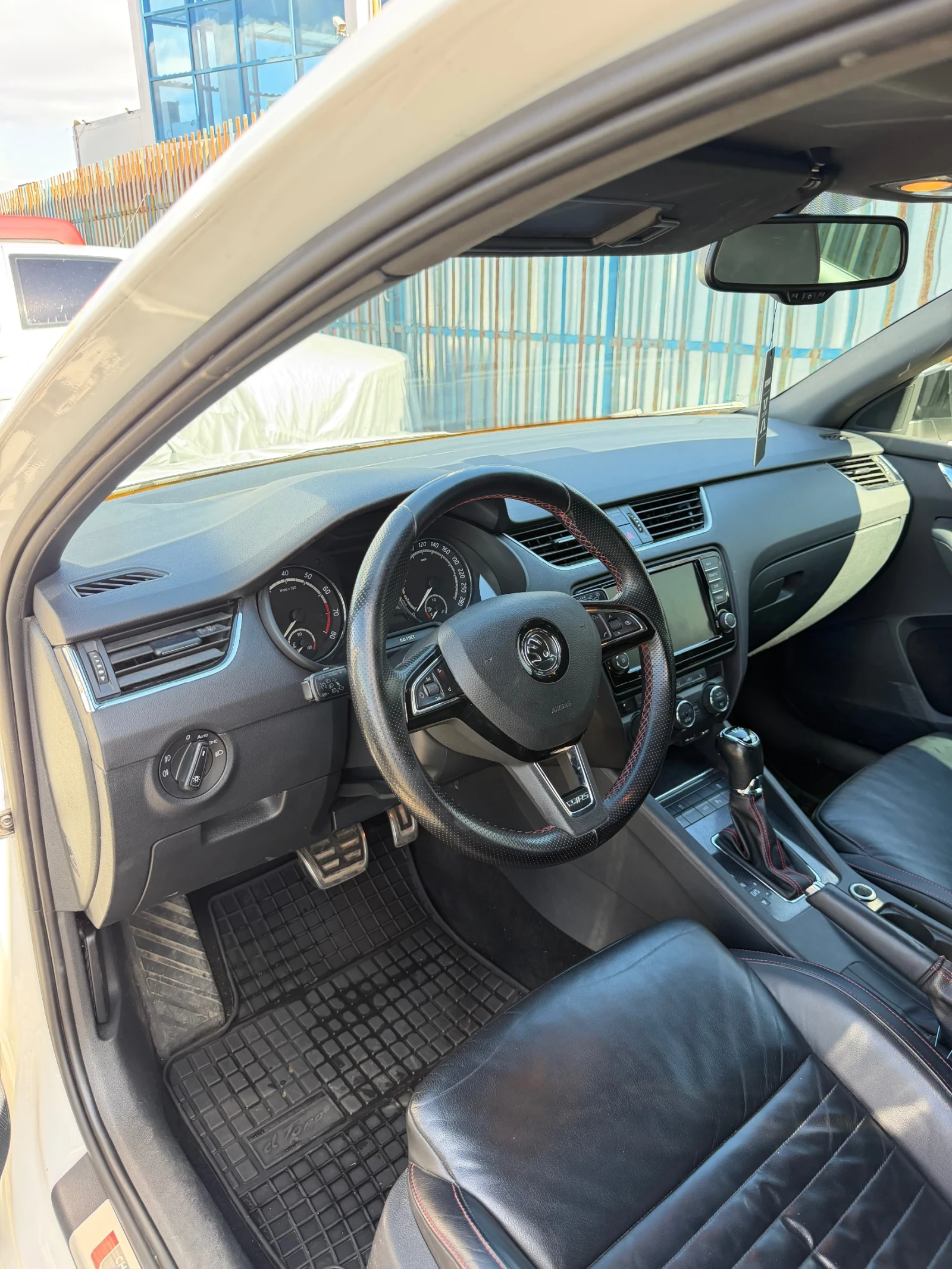 Skoda Octavia VRS/Challenge/2.0TSi/Keyless, снимка 9 - Автомобили и джипове - 56248997