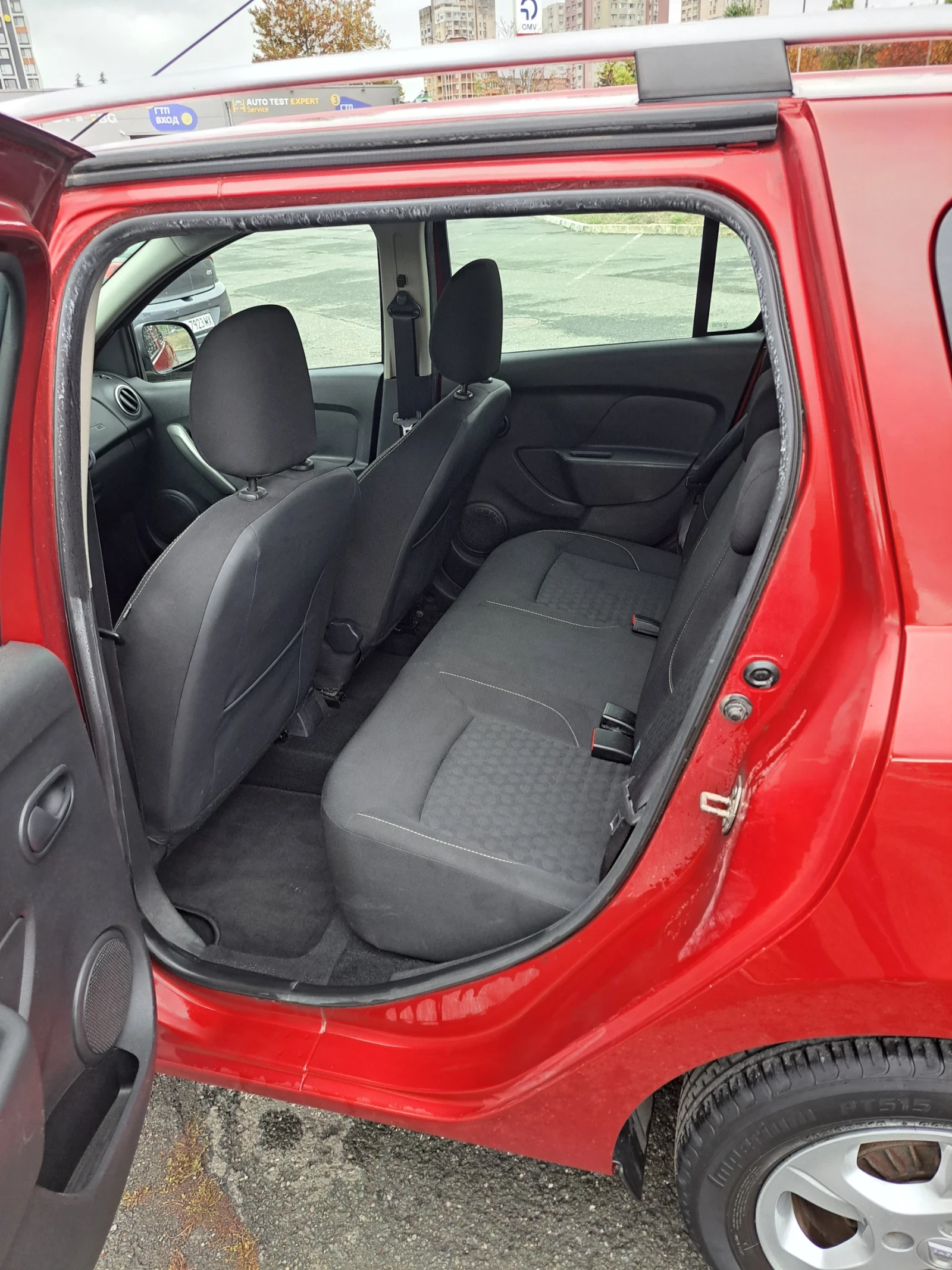 Dacia Logan 1.5 dci, снимка 12 - Автомобили и джипове - 56728076