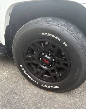 Toyota 4runner SR5 | Черен салон | Без инциденти | Без Ръжда | , снимка 5 - Автомобили и джипове - 53629267