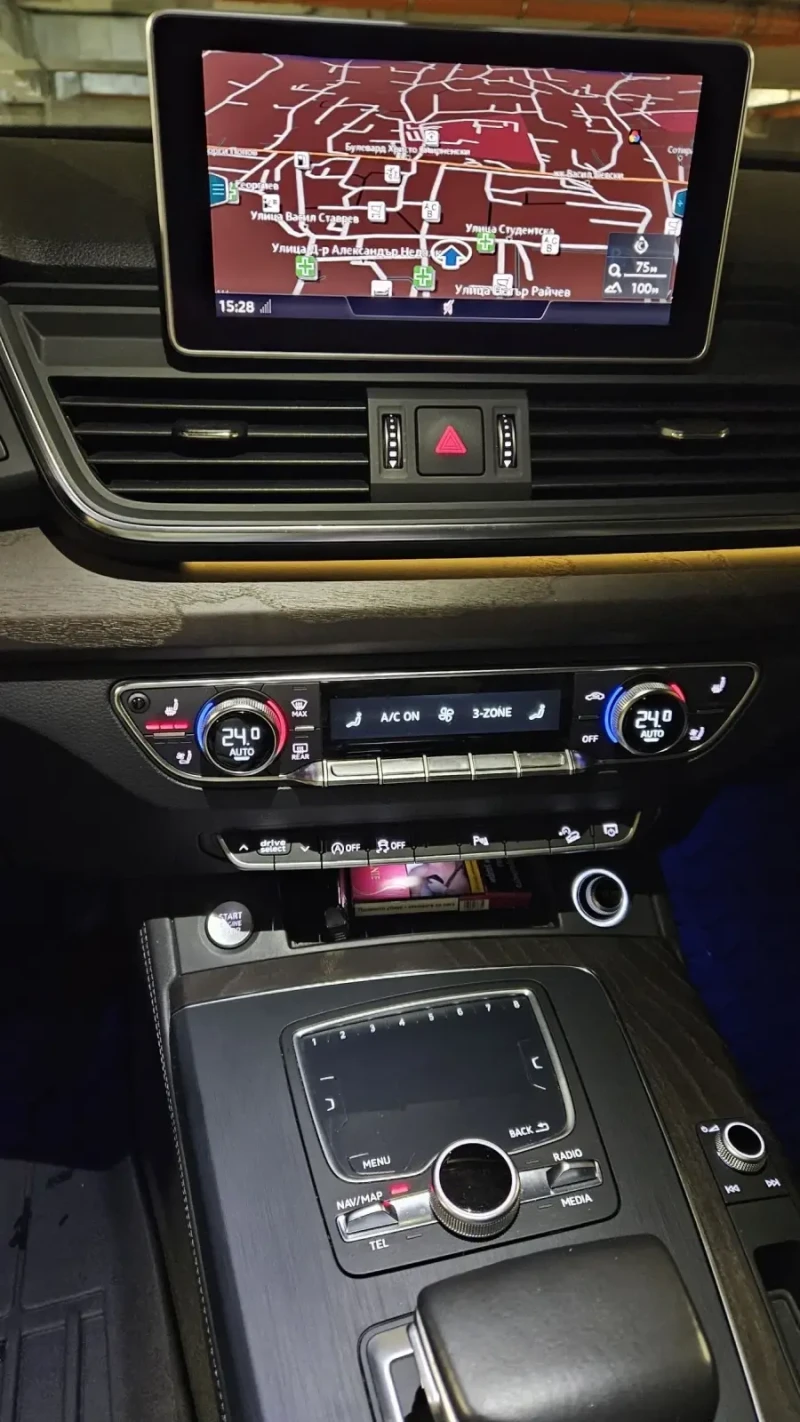 Audi Q5, снимка 10 - Автомобили и джипове - 52474451