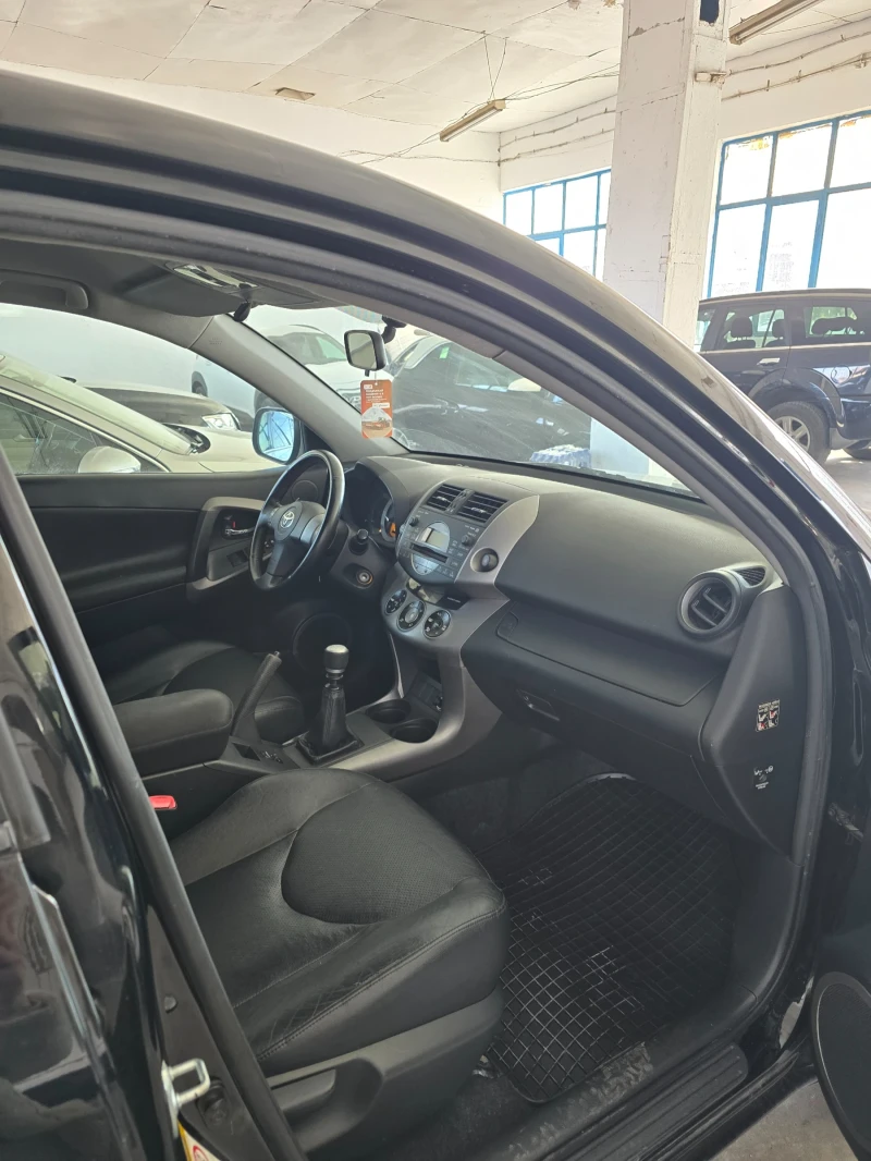 Toyota Rav4, снимка 6 - Автомобили и джипове - 53533728