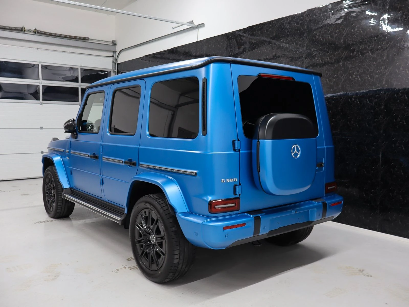 Mercedes-Benz G 580 EQ/AMG/4MATIC/EDITION ONE/CARBON/MAGNO/BURMESTER/ - изображение 5