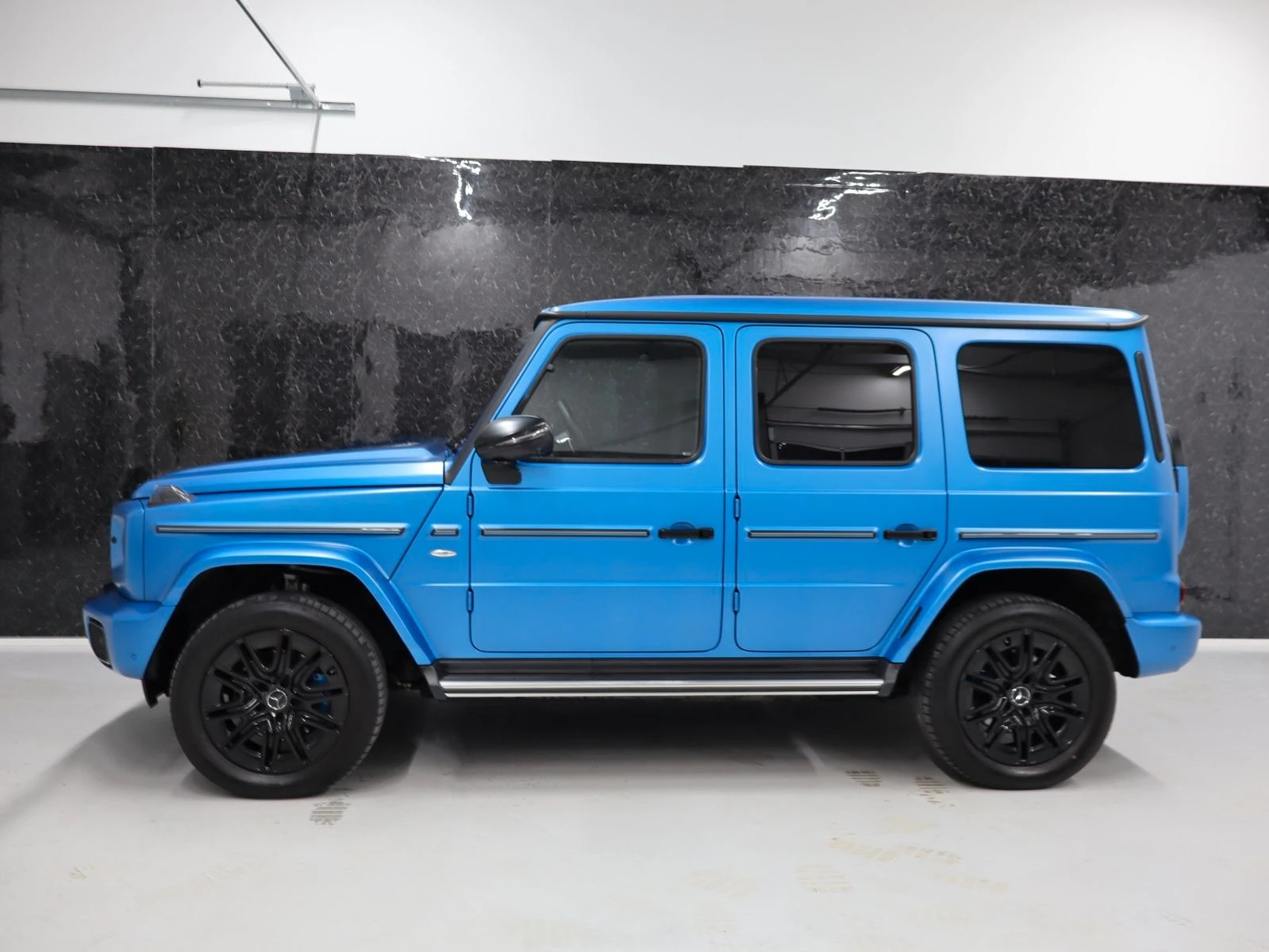 Mercedes-Benz G 580 EQ/AMG/4MATIC/EDITION ONE/CARBON/MAGNO/BURMESTER/ - изображение 4