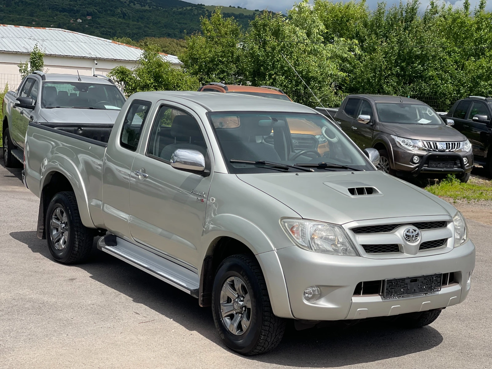 Toyota Hilux 2.5D-4D 4x4 Extra Cab - изображение 8