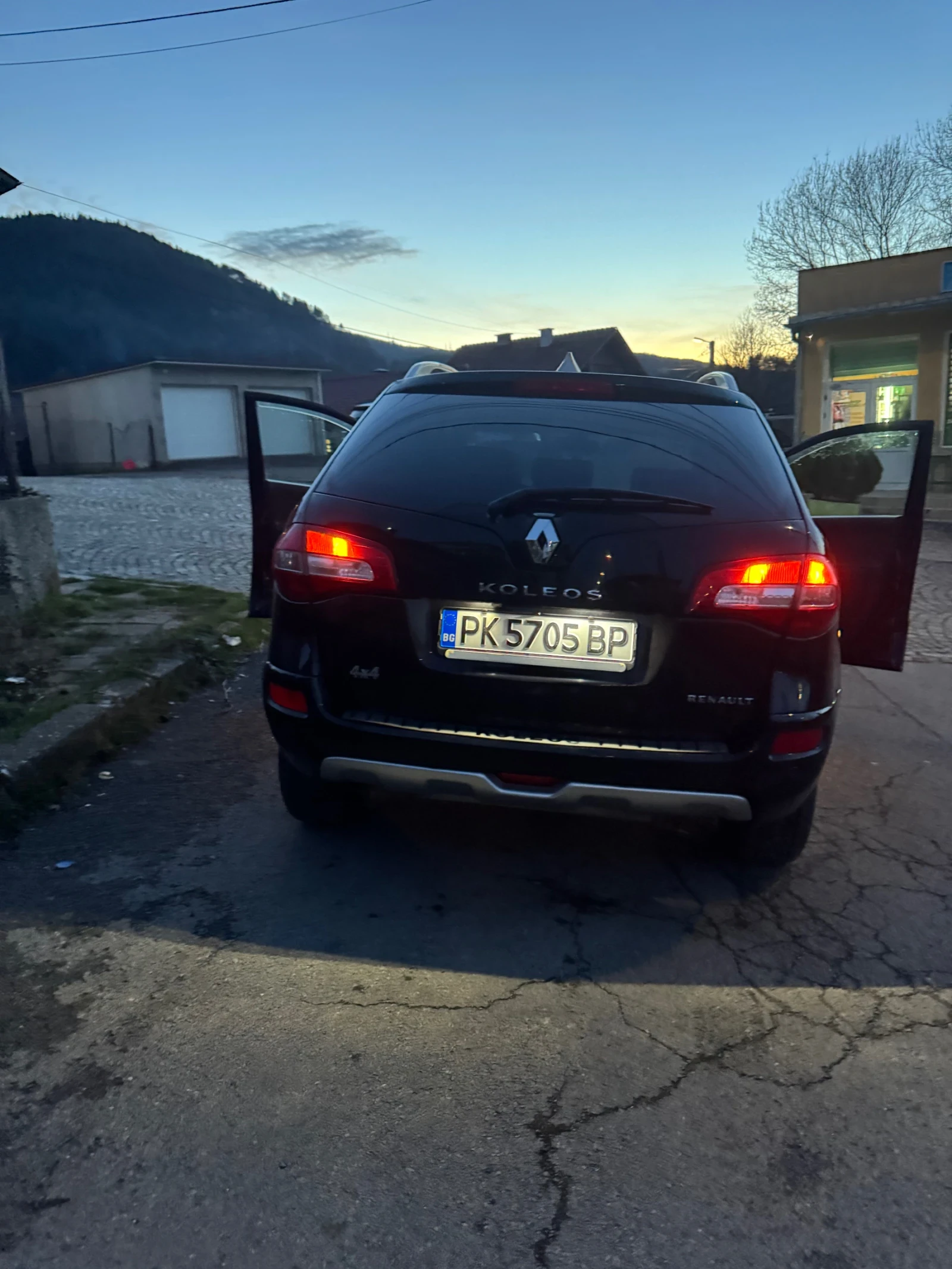 Renault Koleos, снимка 9 - Автомобили и джипове - 53715637