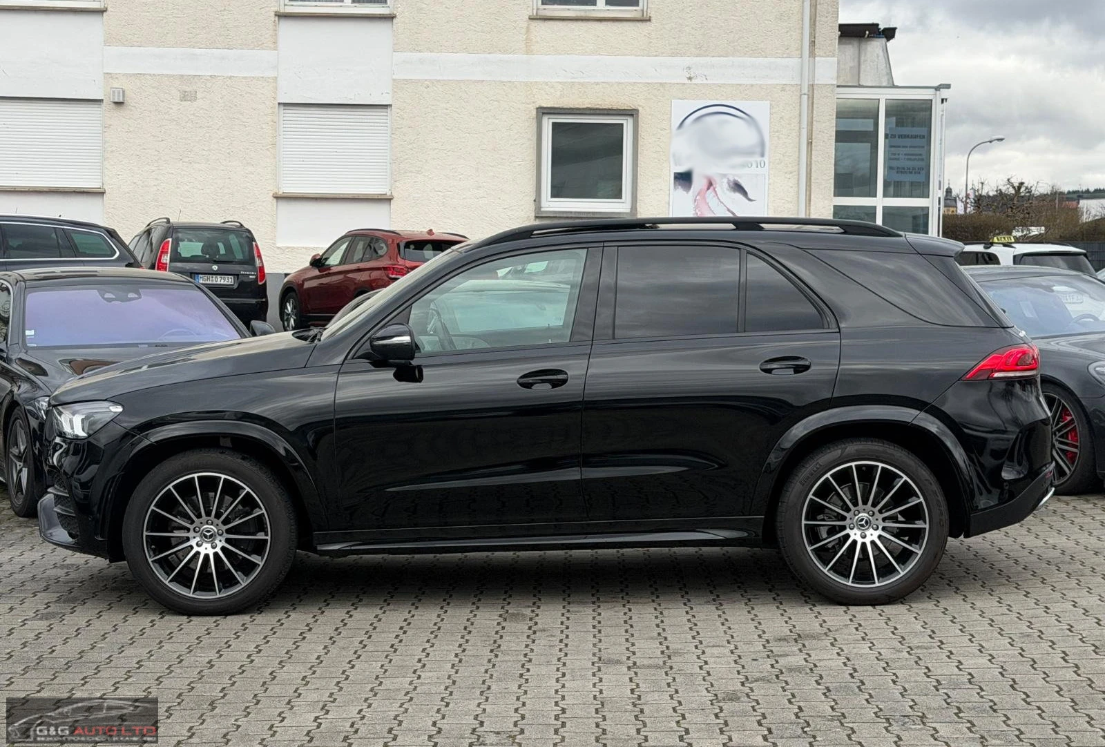 Mercedes-Benz GLE 400 d/4MATIC/330HP/AMG/PANO/BURM/AHK/360/LED/956g, снимка 3 - Автомобили и джипове - 53911963