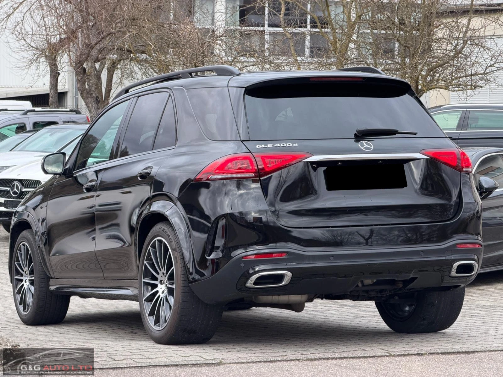 Mercedes-Benz GLE 400 d/4MATIC/330HP/AMG/PANO/BURM/AHK/360/LED/956g, снимка 4 - Автомобили и джипове - 53911963