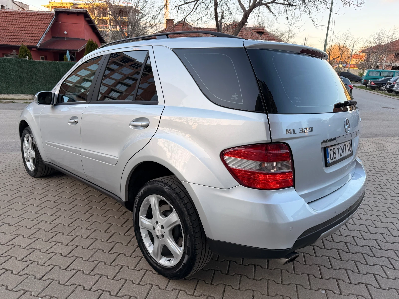 Mercedes-Benz ML 320, снимка 6 - Автомобили и джипове - 54141446