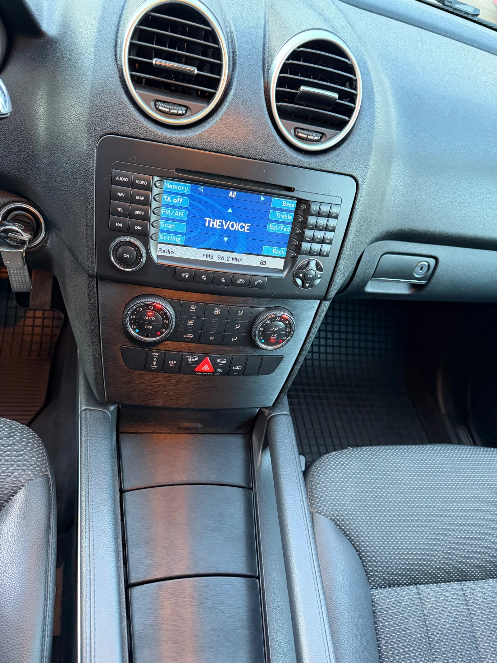 Mercedes-Benz ML 320, снимка 11 - Автомобили и джипове - 54141446