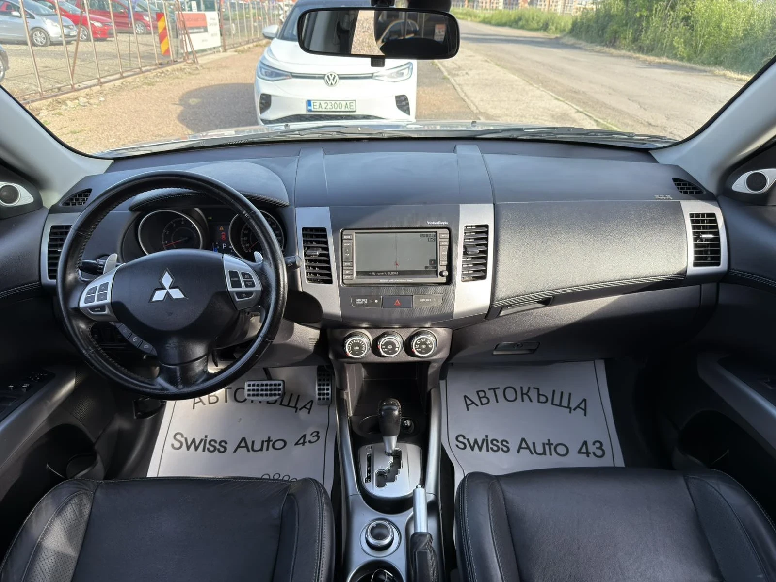 Mitsubishi Outlander 2.4i FACE Automat 4x4, снимка 10 - Автомобили и джипове - 54673488
