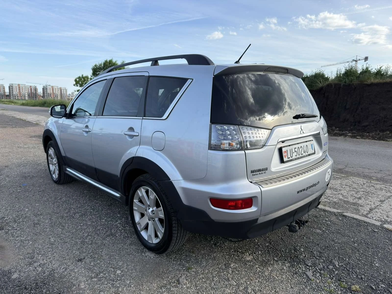 Mitsubishi Outlander 2.4i FACE Automat 4x4, снимка 6 - Автомобили и джипове - 54673488