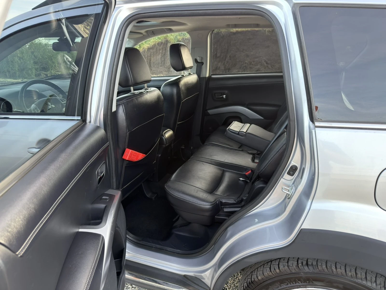 Mitsubishi Outlander 2.4i FACE Automat 4x4, снимка 15 - Автомобили и джипове - 54673488