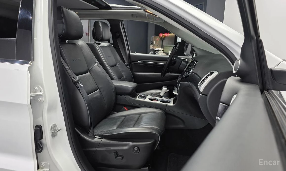 Jeep Grand cherokee, снимка 11 - Автомобили и джипове - 56459902