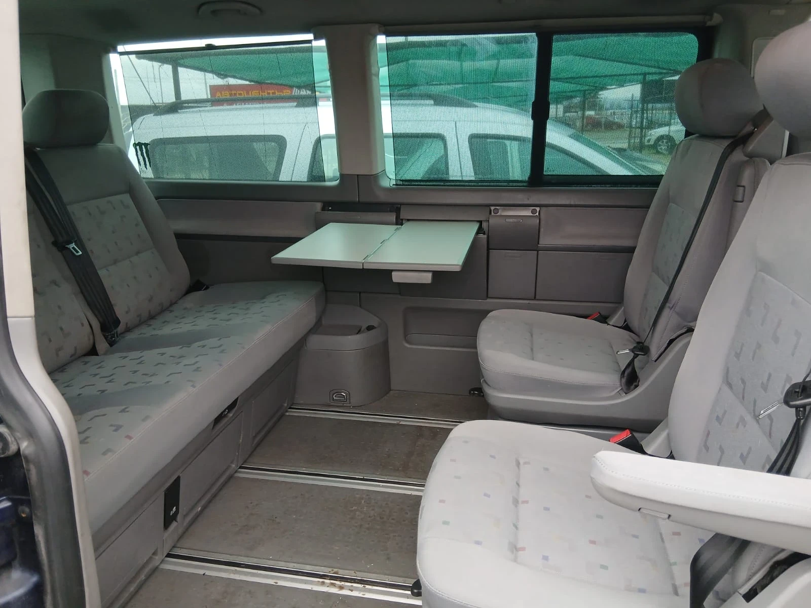 VW T5 Multivan 2.5Navi, снимка 10 - Бусове и автобуси - 53898547