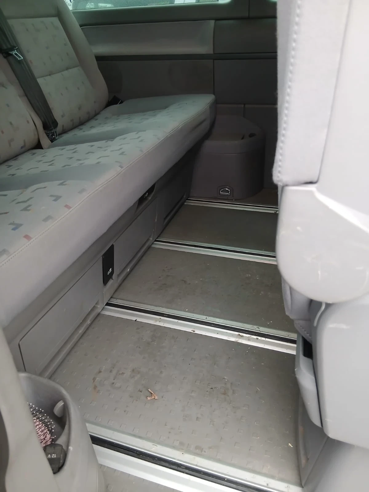 VW T5 Multivan 2.5Navi, снимка 7 - Бусове и автобуси - 53898547