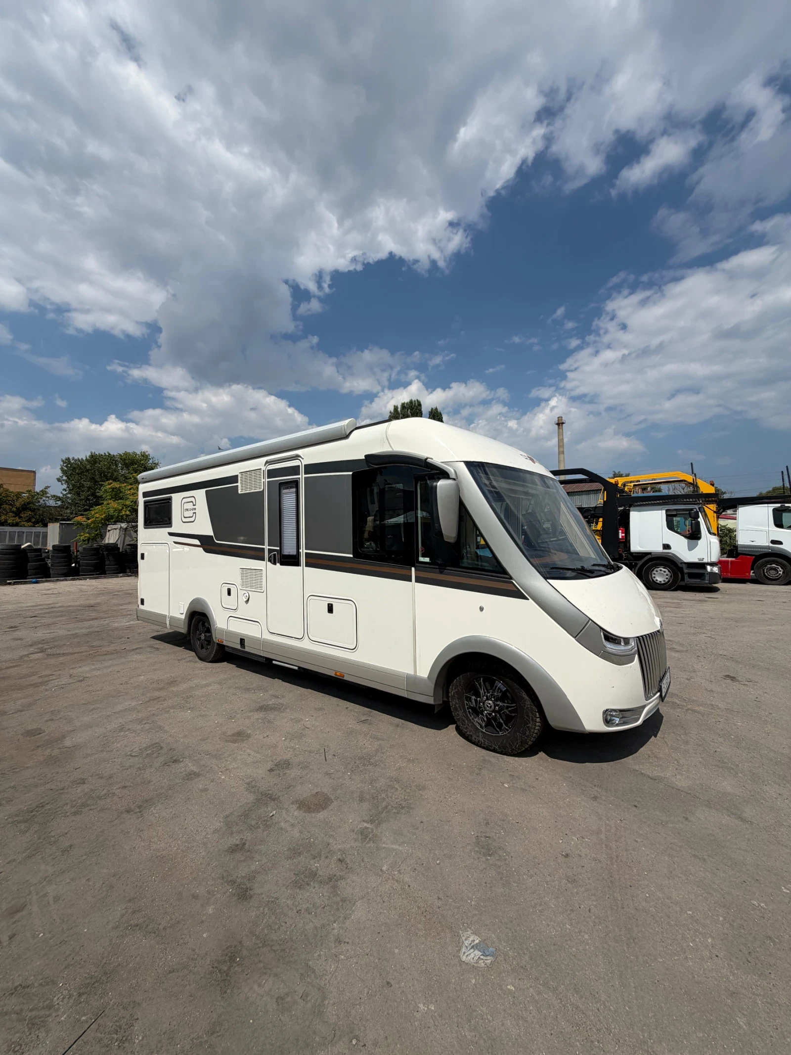 Кемпер Carthago Mercedes C - line, снимка 2 - Каравани и кемпери - 55494460