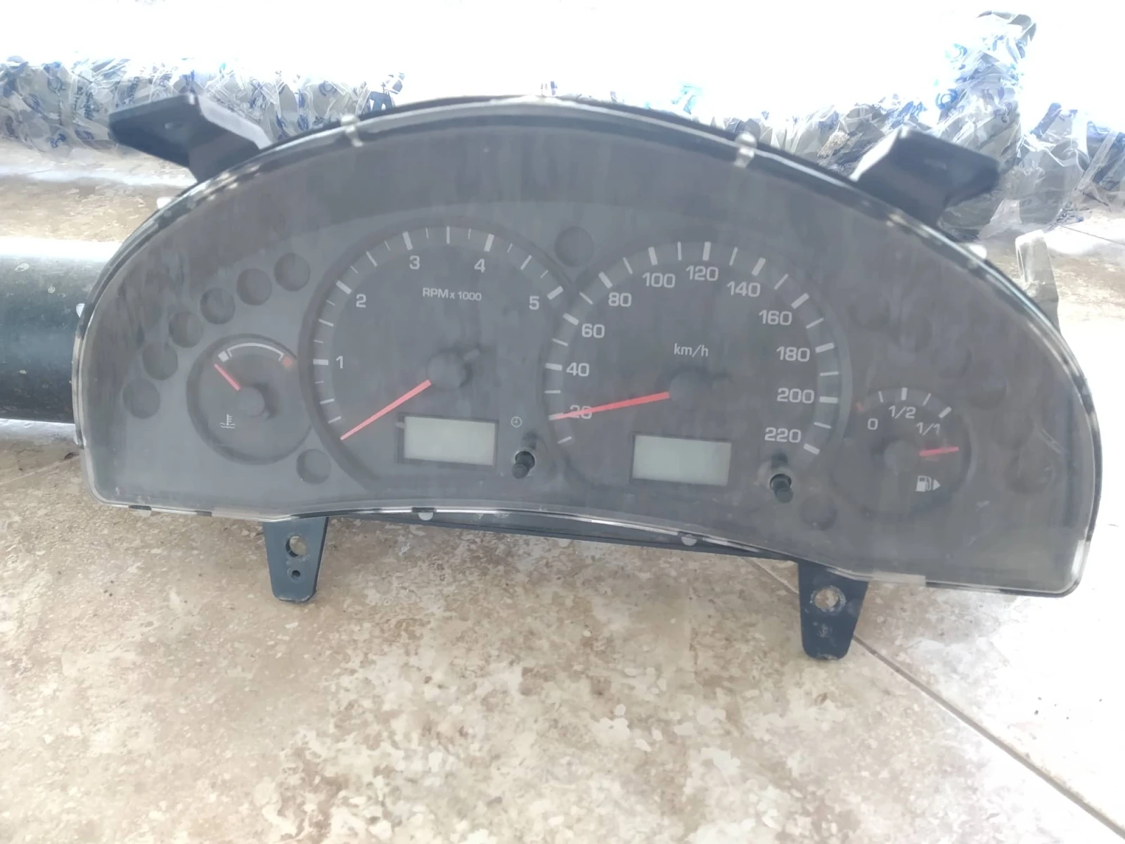   Ford Transit Connect 1.8 | Mobile.bg   1