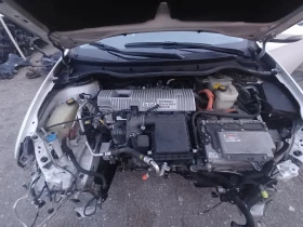 Toyota Auris 1.8i-HYBRID на части, снимка 7