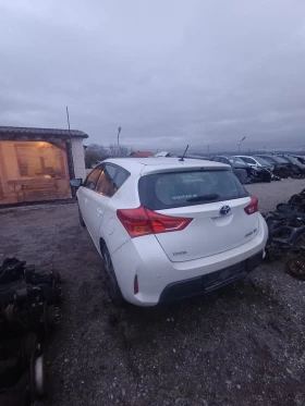 Toyota Auris 1.8i-HYBRID на части, снимка 3