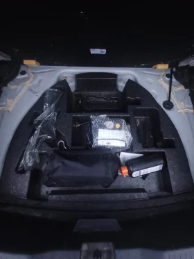 Toyota Auris 1.8i-HYBRID на части, снимка 10