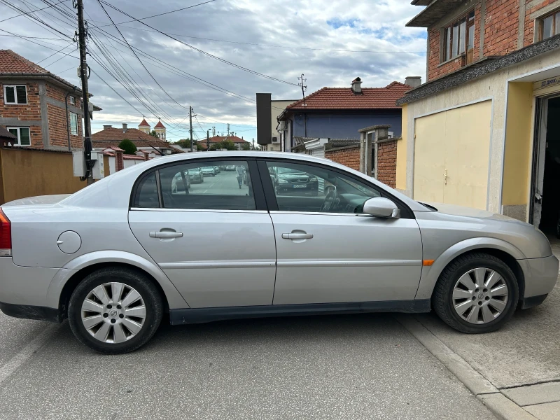 Opel Vectra 2.2dti, снимка 3 - Автомобили и джипове - 47272587