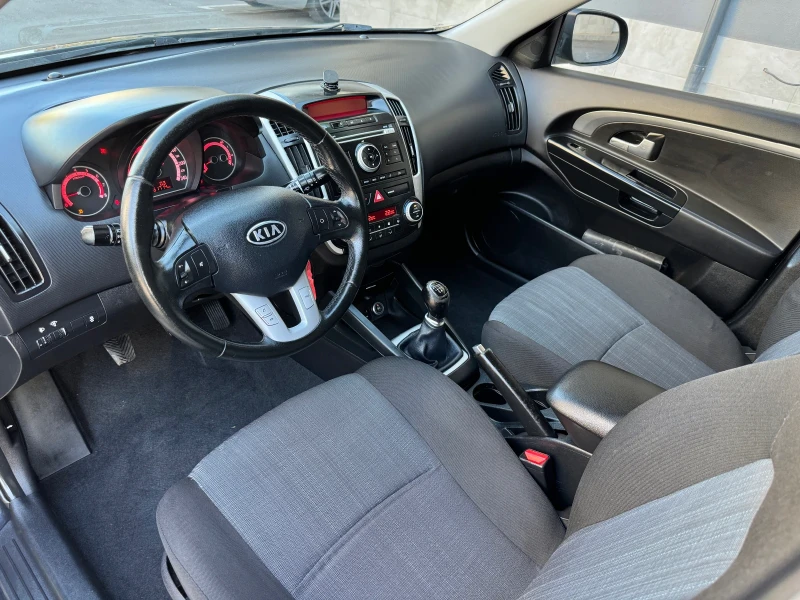 Kia Ceed Газ-Бензин FACELIFT, снимка 4 - Автомобили и джипове - 47595115