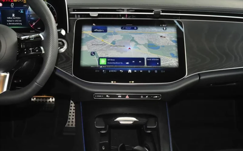 Mercedes-Benz E 220 d/AMG/220HP/CAM/DISTR/LED/KLESS/ACC/CARPLAY/807f, снимка 10 - Автомобили и джипове - 51845701