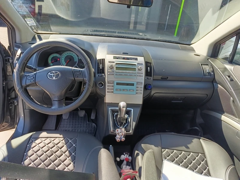 Toyota Corolla verso, снимка 7 - Автомобили и джипове - 51893721
