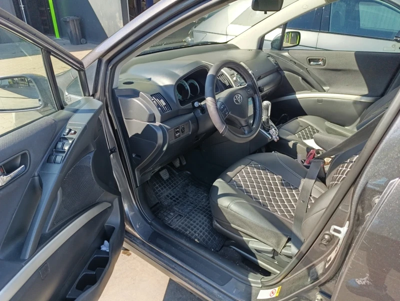 Toyota Corolla verso, снимка 5 - Автомобили и джипове - 51893721