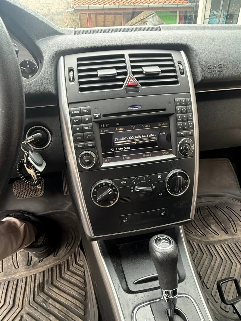 Mercedes-Benz B 180, снимка 9 - Автомобили и джипове - 52642666