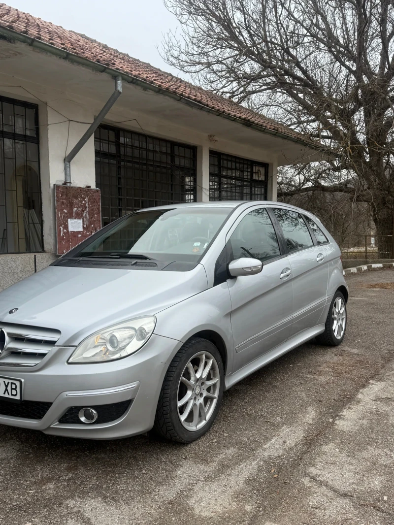 Mercedes-Benz B 180, снимка 2 - Автомобили и джипове - 52642666