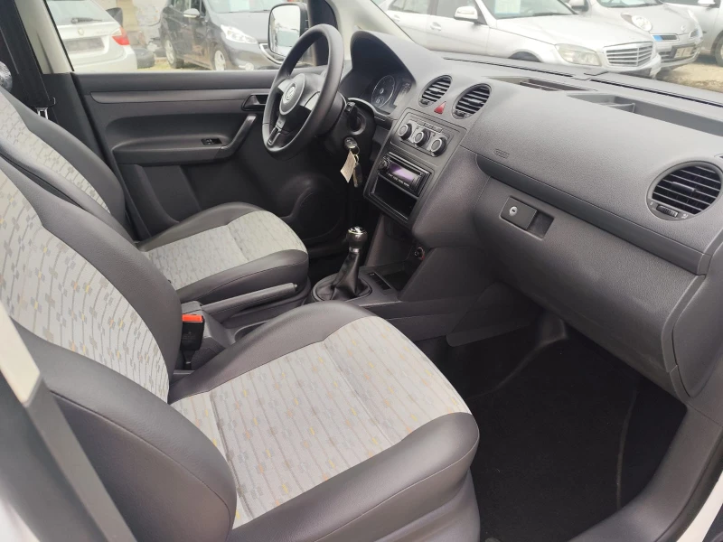VW Caddy 2.0 дизел Италия 4х4, снимка 14 - Автомобили и джипове - 52335438