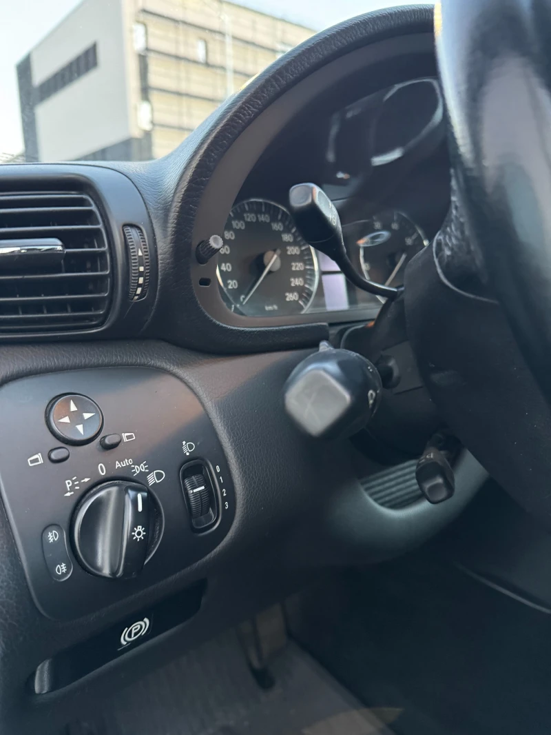 Mercedes-Benz C 230 T Kompressor, снимка 11 - Автомобили и джипове - 53077836