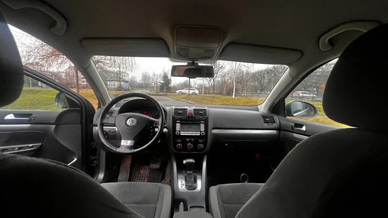 VW Jetta, снимка 7 - Автомобили и джипове - 53204213