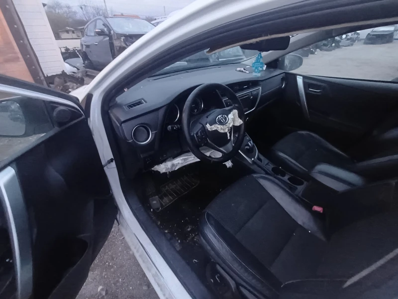 Toyota Auris 1.8i-HYBRID на части, снимка 5 - Автомобили и джипове - 53420180