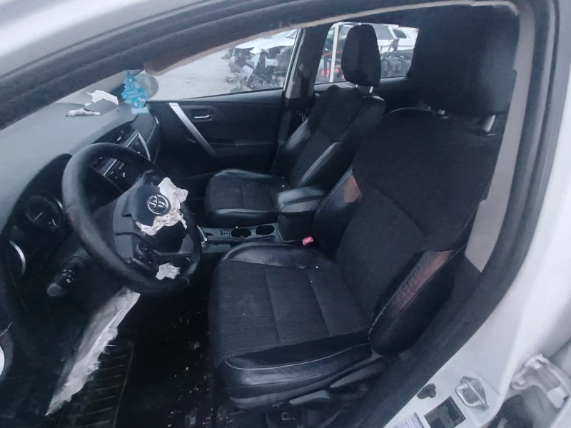 Toyota Auris 1.8i-HYBRID на части, снимка 6 - Автомобили и джипове - 53420180