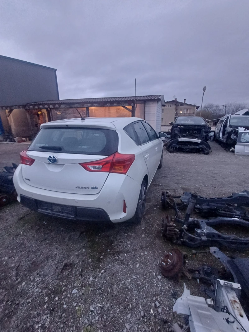 Toyota Auris 1.8i-HYBRID на части, снимка 4 - Автомобили и джипове - 53420180
