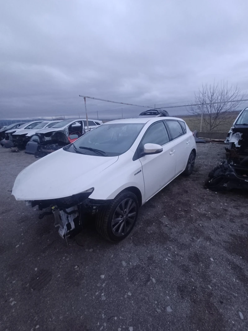 Toyota Auris 1.8i-HYBRID на части