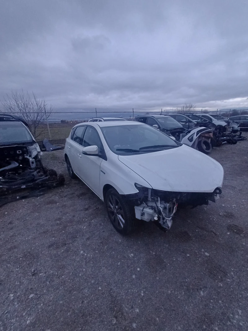 Toyota Auris 1.8i-HYBRID на части, снимка 2 - Автомобили и джипове - 53420180