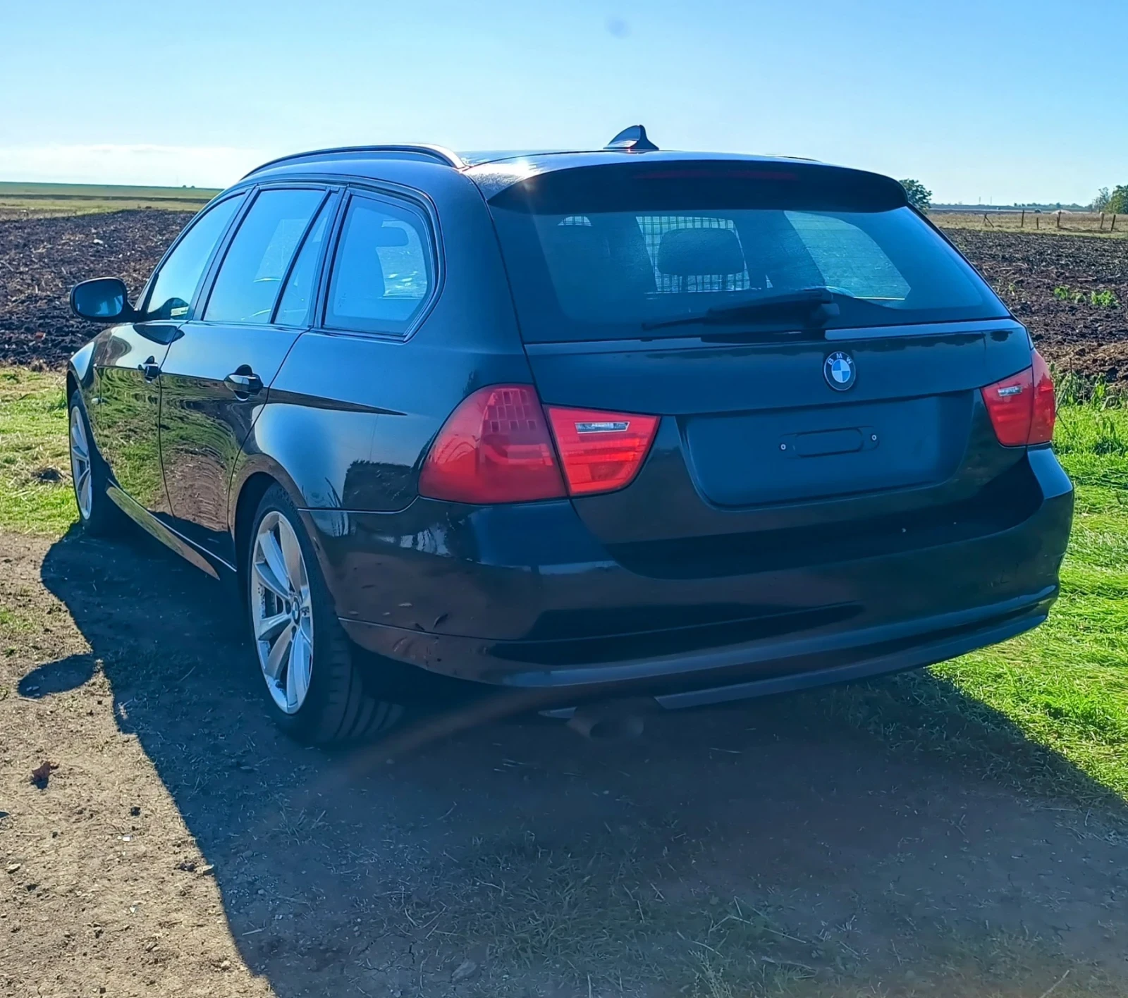 BMW 318 Е91, 318d - изображение 2