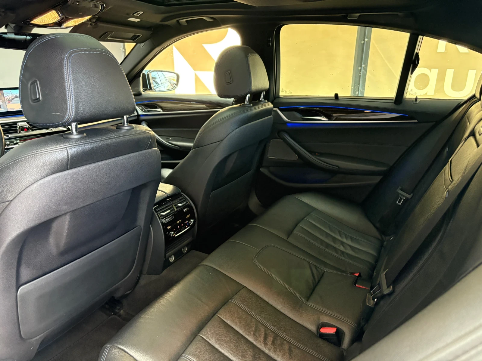 BMW 540 I* XDRIVE* LED* M-PACK* HEAD-UP* CAM360* DISTRO* H | Mobile.bg   17