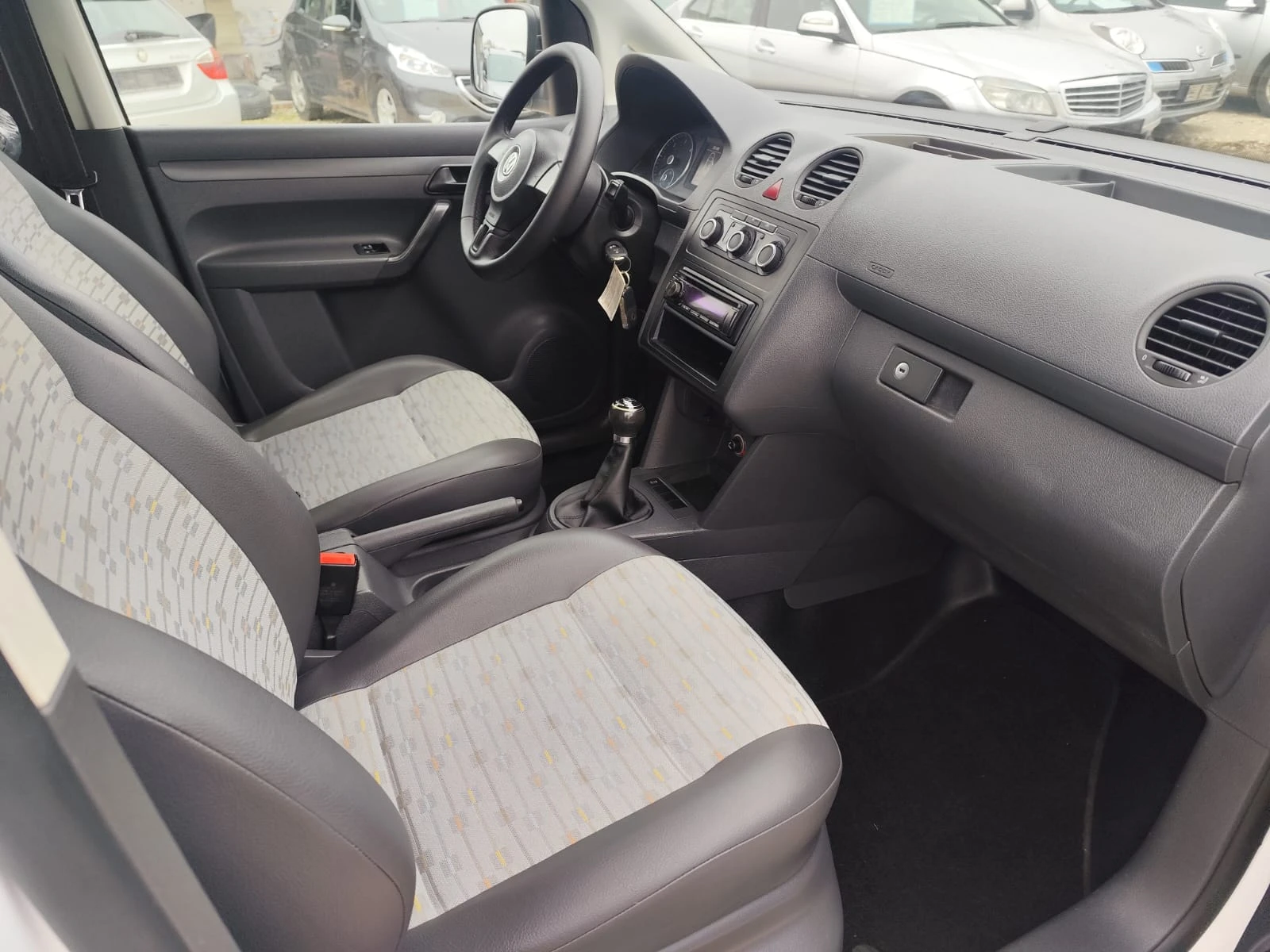 VW Caddy 2.0   44 | Mobile.bg   14