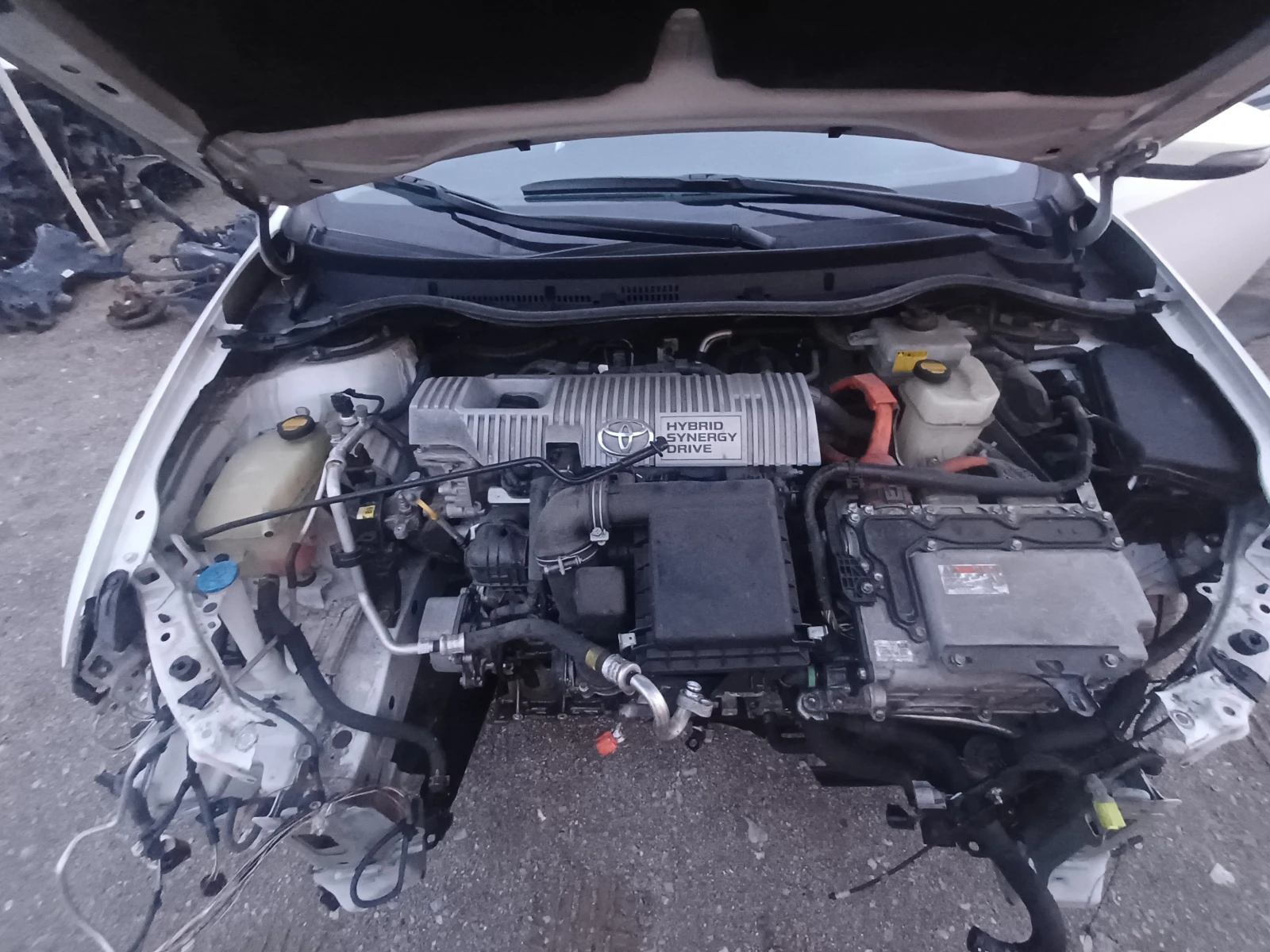 Toyota Auris 1.8i-HYBRID на части - изображение 7